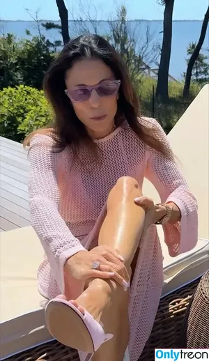 Bethenny Frankel / bethenny / bethennyfrankel nude photo #0527