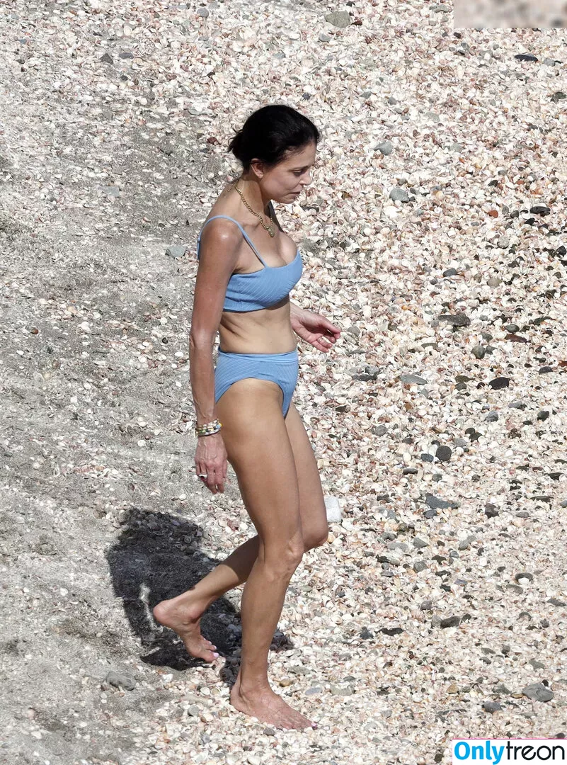 Bethenny Frankel nude photo #0032 (bethenny / bethennyfrankel)
