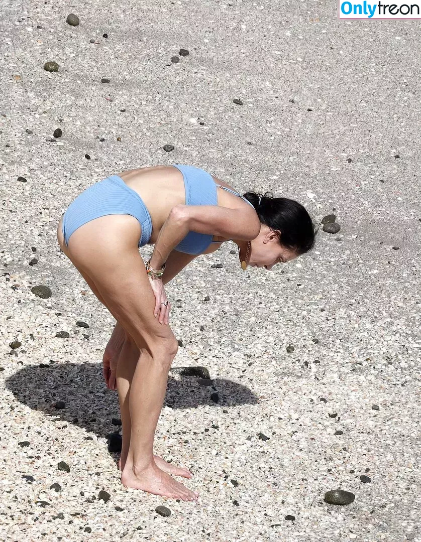Bethenny Frankel nude photo #0033 (bethenny / bethennyfrankel)