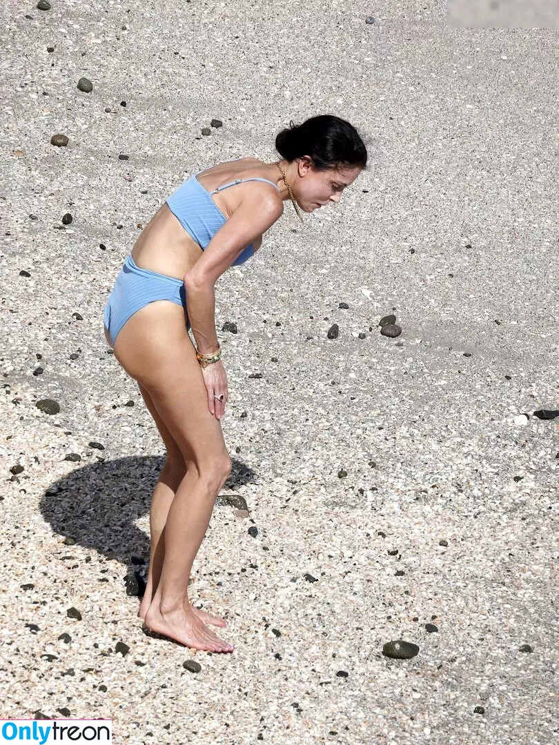 Bethenny Frankel nude photo #0034 (bethenny / bethennyfrankel)