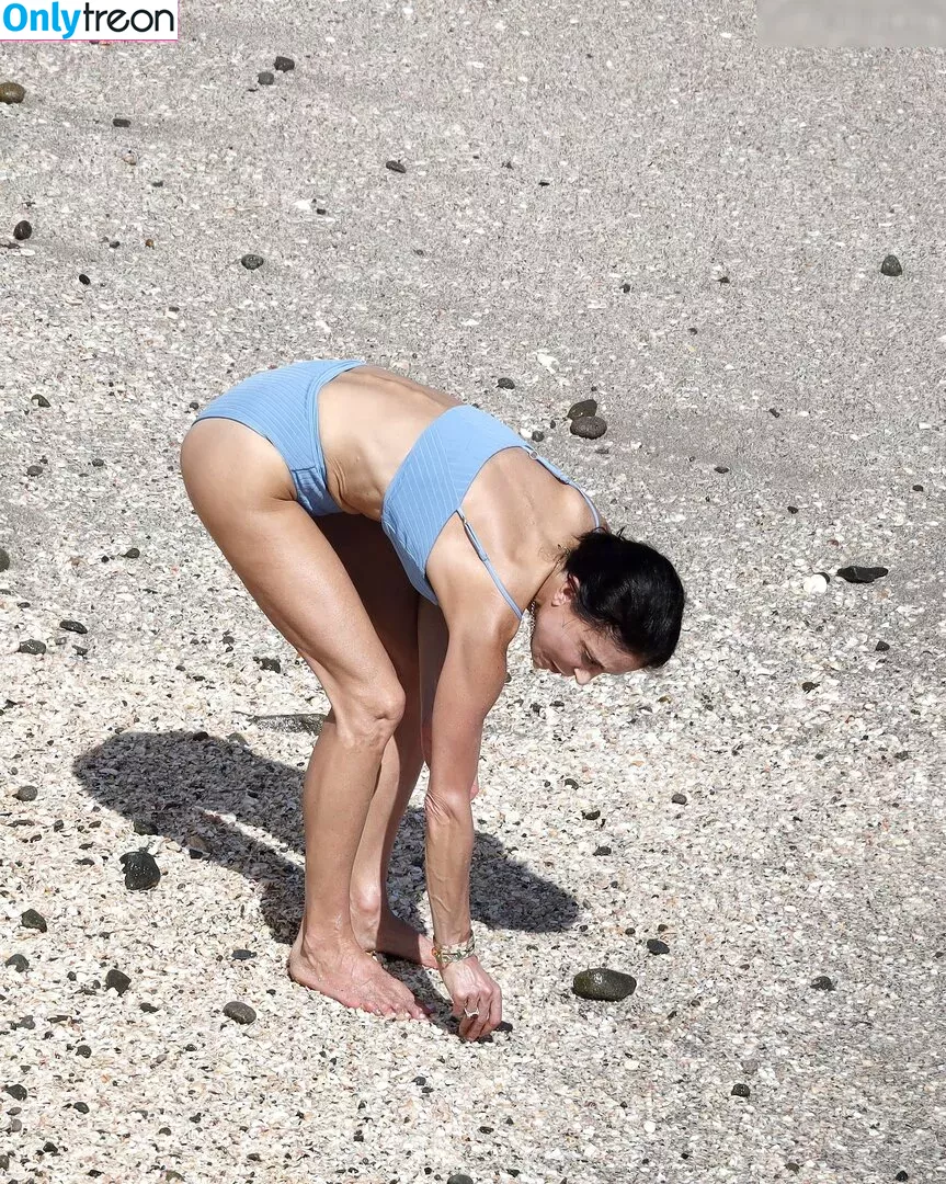 Bethenny Frankel nude photo #0035 (bethenny / bethennyfrankel)