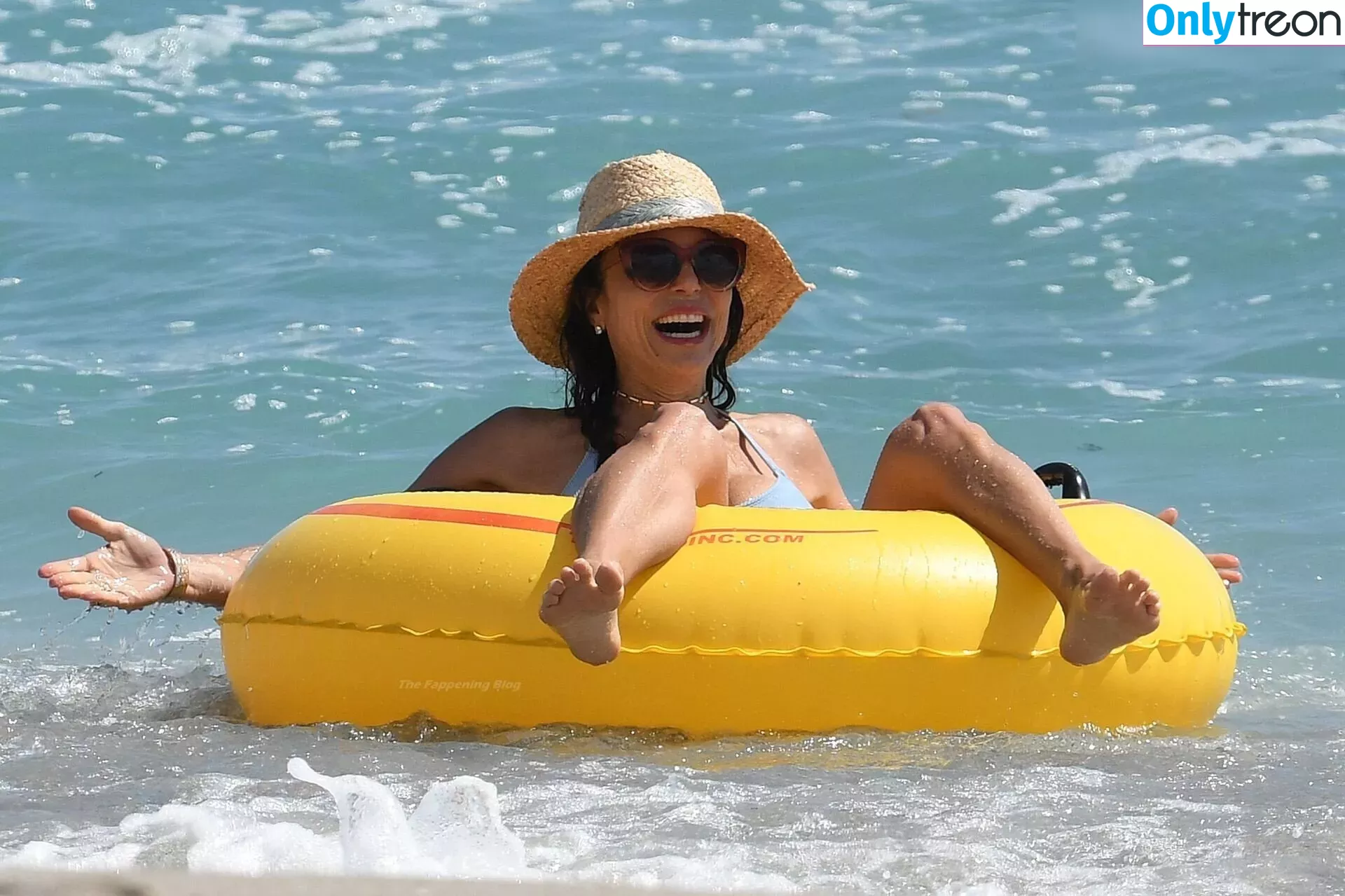 Bethenny Frankel nude photo #0095 (bethenny / bethennyfrankel)