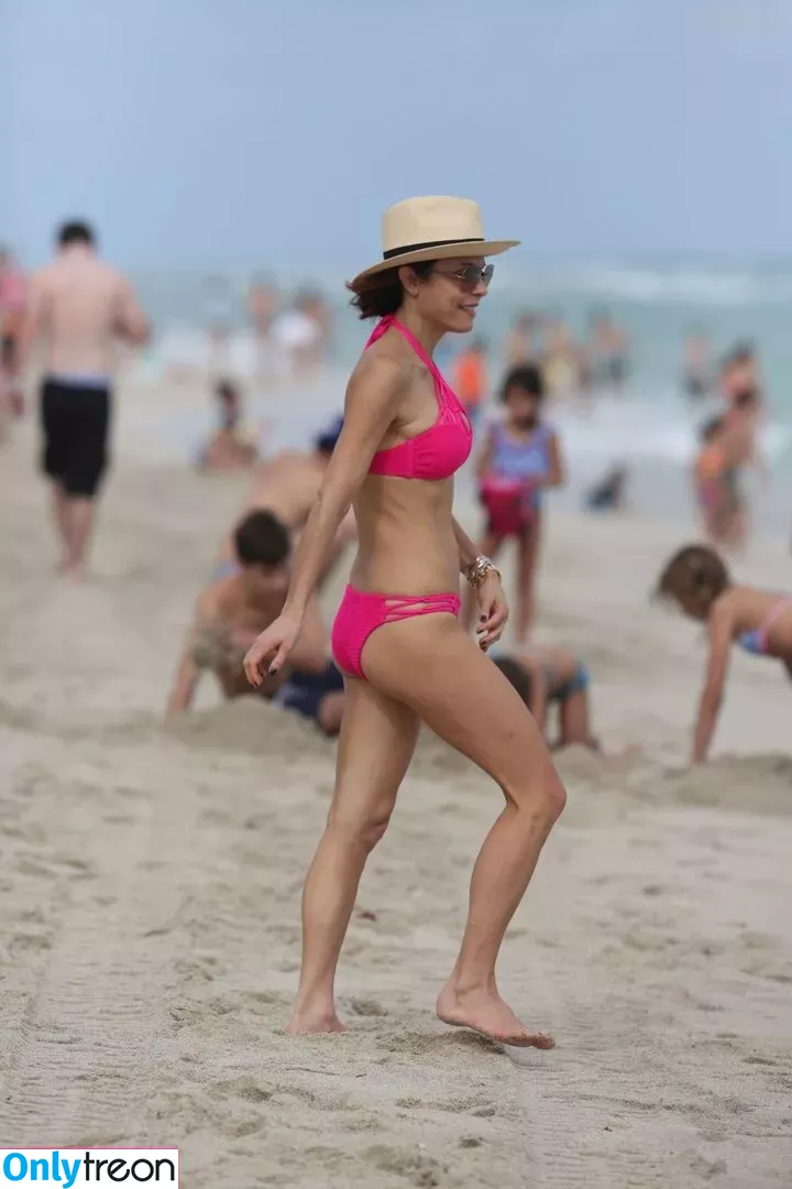 Bethenny Frankel nude photo #0124 (bethenny / bethennyfrankel)