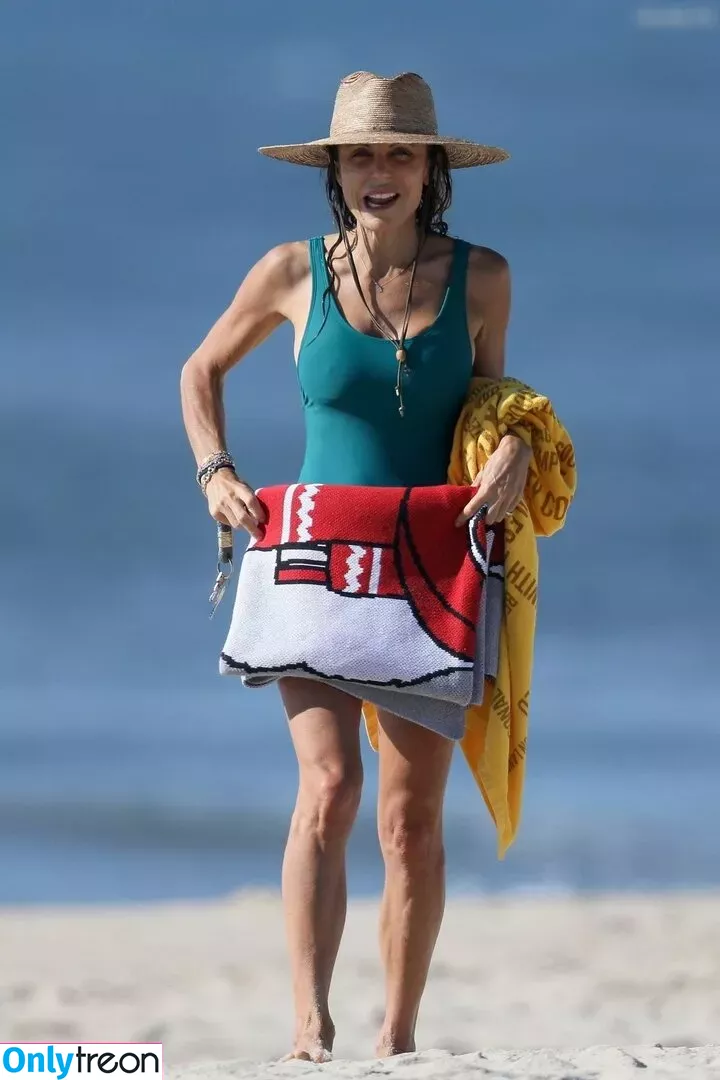 Bethenny Frankel nude photo #0195 (bethenny / bethennyfrankel)
