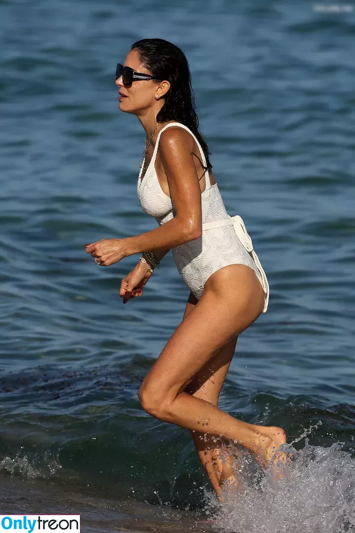 Bethenny Frankel nude photo #0200 (bethenny / bethennyfrankel)