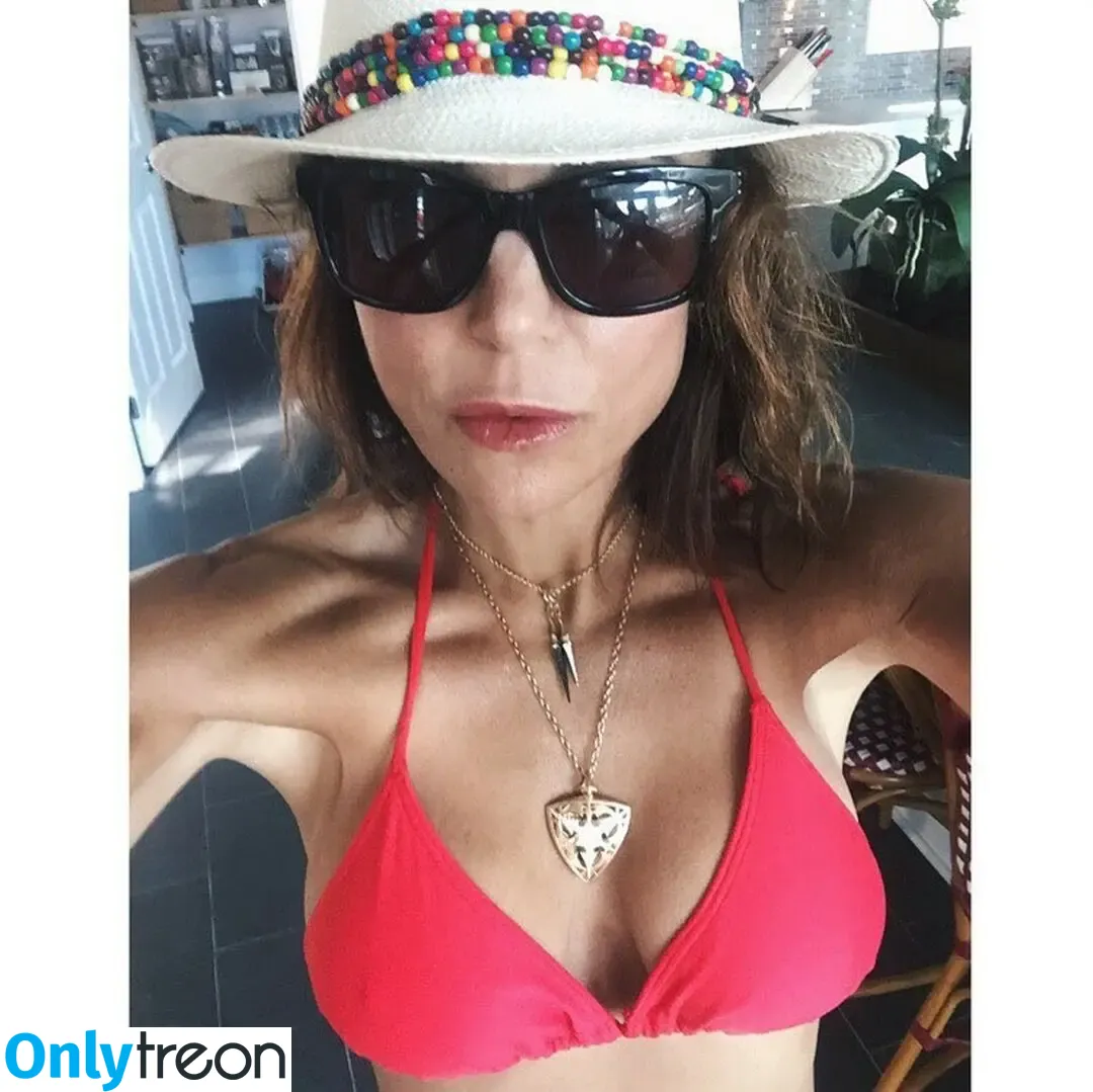 Bethenny Frankel nude photo #0469 (bethenny / bethennyfrankel)