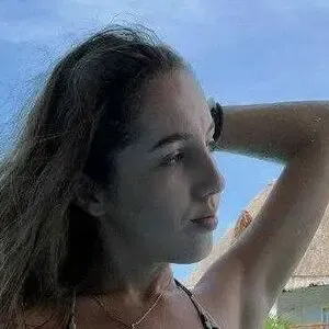 Betholiverm nude photo #0004
