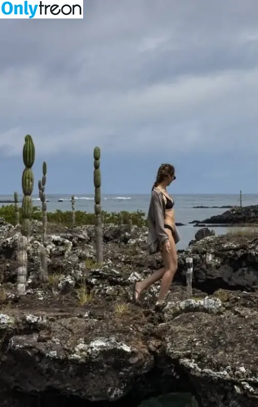 Betterworld.travellers nude photo #0065 (Betterworld.travellers)