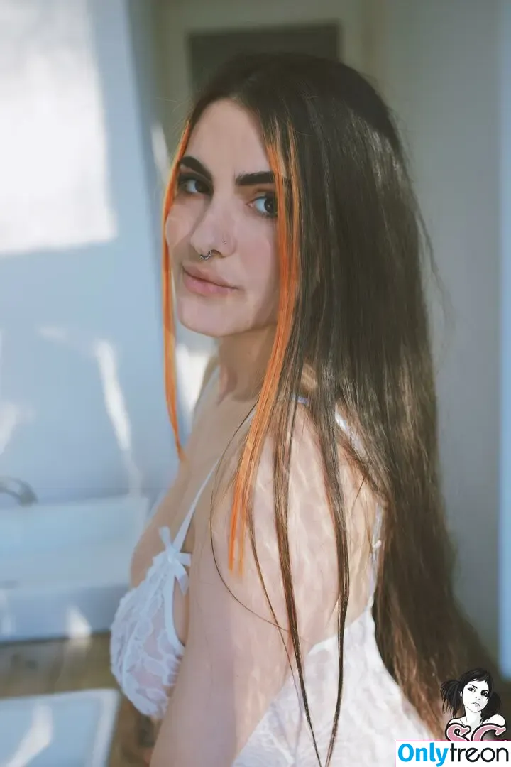Betth LittleBetthSG nude photo #0009 (betth / little_betth)
