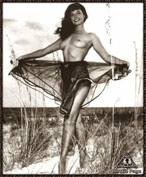 Bettie Page / bettie.page.xo / bettiepage nude photo #0016