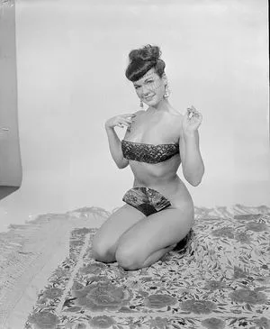 Bettie Page / bettie.page.xo / bettiepage nude photo #0024