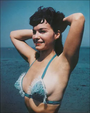 Bettie Page / bettie.page.xo / bettiepage nude photo #0028
