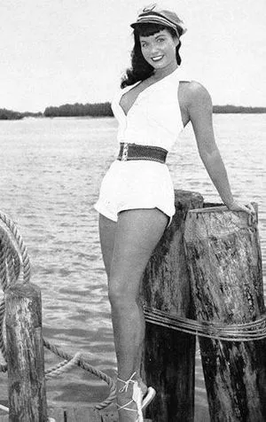 Bettie Page / bettie.page.xo / bettiepage nude photo #0076