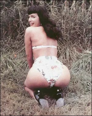Bettie Page / bettie.page.xo / bettiepage nude photo #0142