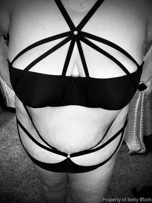bettieblushe / chubbybaddiexo nude photo #0080