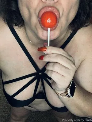 bettieblushe / chubbybaddiexo nude photo #0082