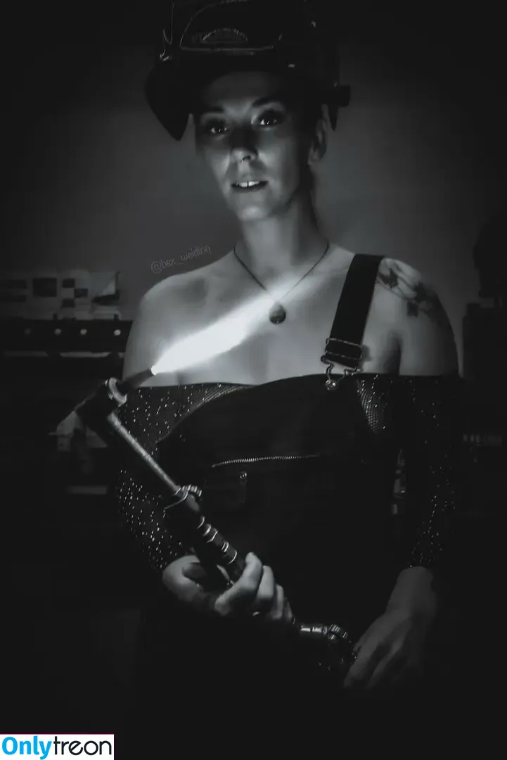 Bex_Welding nude photo #0002 (Bex_Welding)