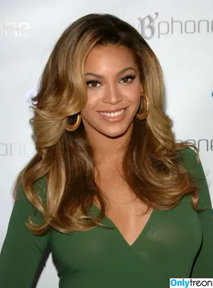 Beyonce / beyoncenavago nude photo #0124