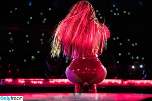 Beyonce / beyoncenavago nude photo #0133