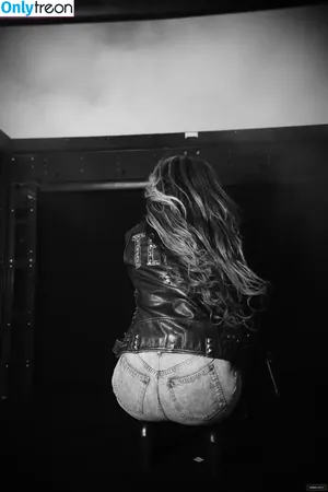 Beyonce / beyoncenavago nude photo #0144