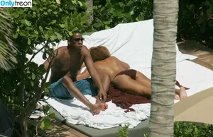 Beyonce / beyoncenavago nude photo #0166