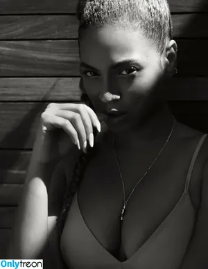 Beyonce / beyoncenavago nude photo #0183