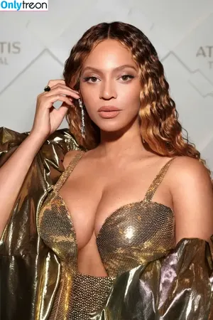 Beyonce / beyoncenavago nude photo #0223