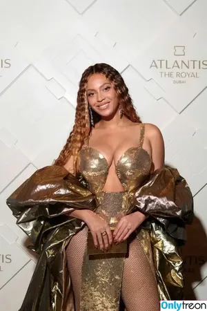 Beyonce / beyoncenavago nude photo #0226
