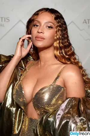 Beyonce / beyoncenavago nude photo #0227