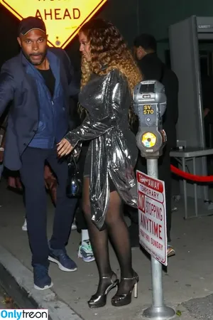 Beyonce / beyoncenavago nude photo #0251