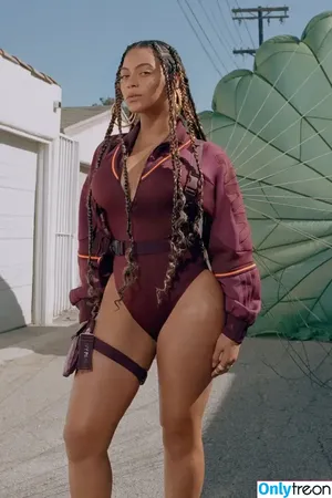 Beyonce / beyoncenavago nude photo #0311