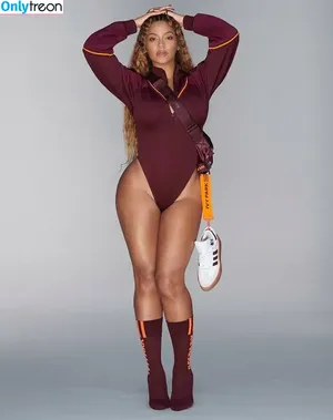 Beyonce / beyoncenavago nude photo #0313