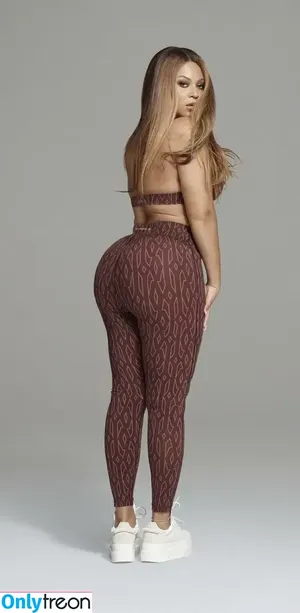 Beyonce / beyoncenavago nude photo #0314