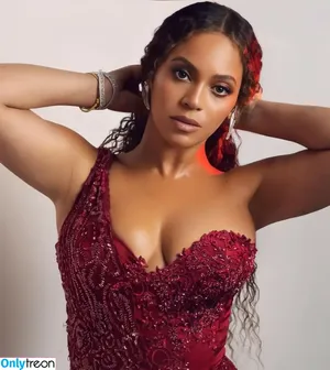 Beyonce / beyoncenavago nude photo #0351