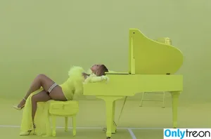 Beyonce / beyoncenavago nude photo #0358