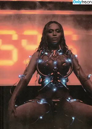 Beyonce / beyoncenavago nude photo #0359