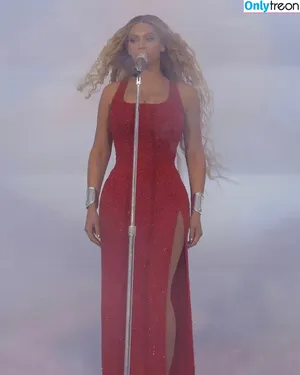 Beyonce / beyoncenavago nude photo #0398