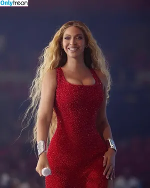 Beyonce / beyoncenavago nude photo #0401