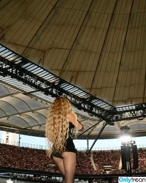 Beyonce / beyoncenavago nude photo #0429