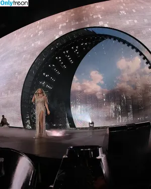 Beyonce / beyoncenavago nude photo #0483