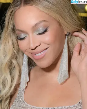 Beyonce / beyoncenavago nude photo #0485