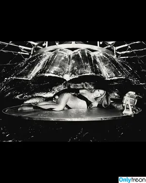 Beyonce / beyoncenavago nude photo #0528