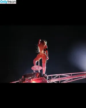 Beyonce / beyoncenavago nude photo #0585
