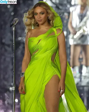 Beyonce / beyoncenavago nude photo #0634