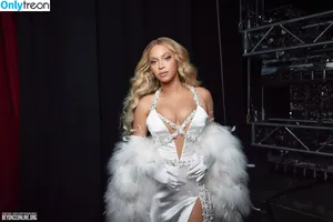 Beyonce / beyoncenavago nude photo #0645