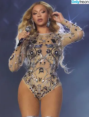 Beyonce / beyoncenavago nude photo #0671