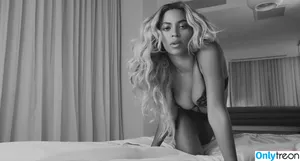 Beyonce / beyoncenavago nude photo #0834