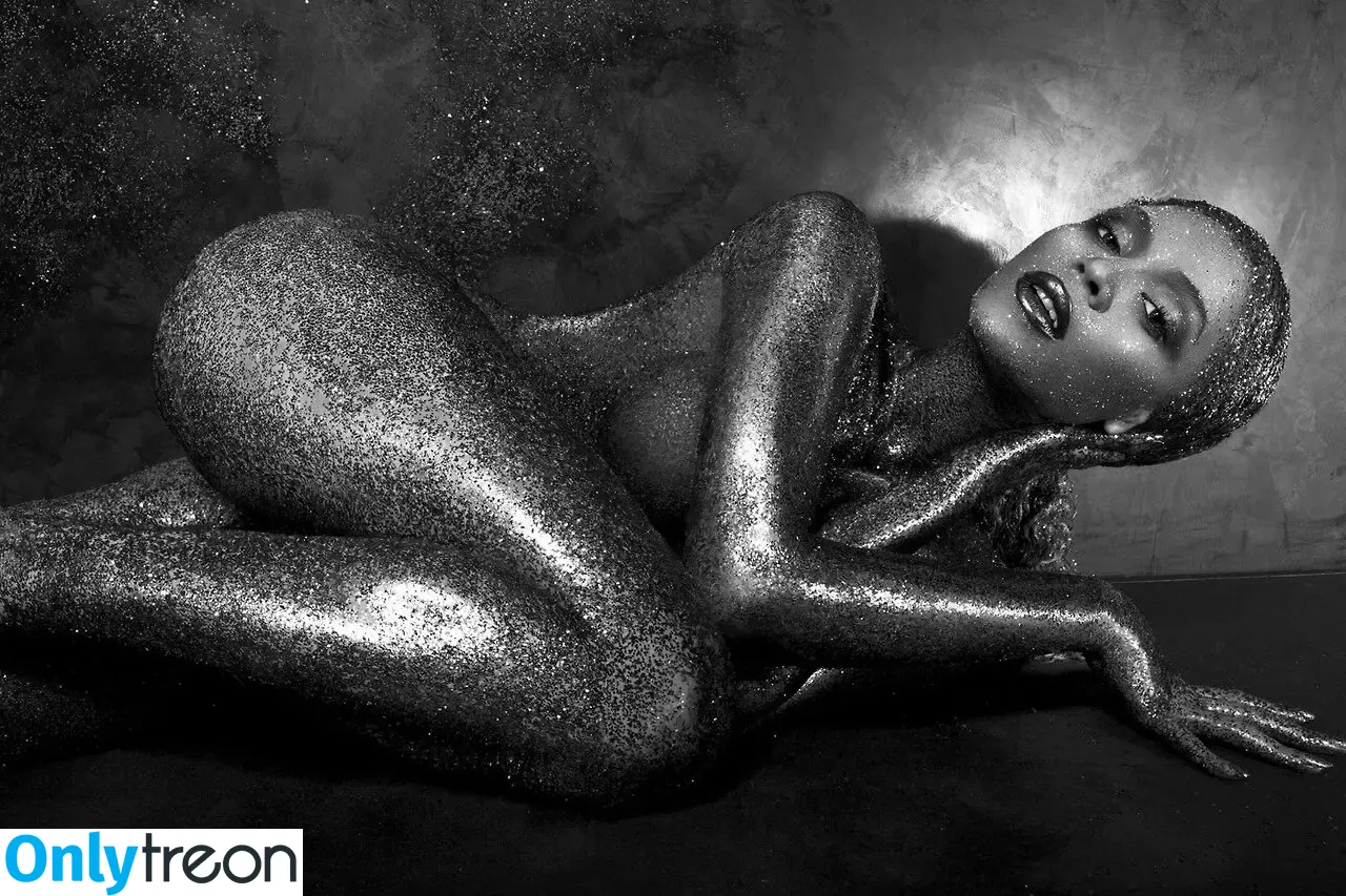 Beyonce nude photo #0186 (beyoncenavago)