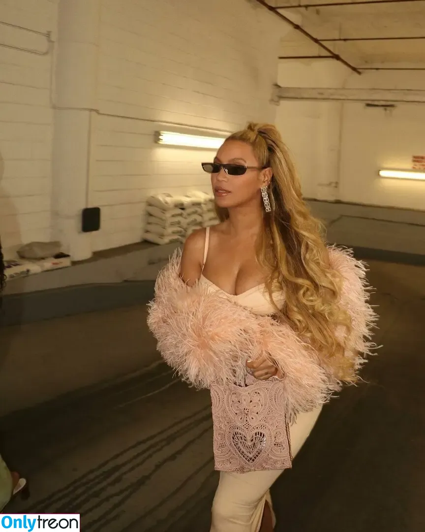 Beyonce nude photo #0468 (beyoncenavago)