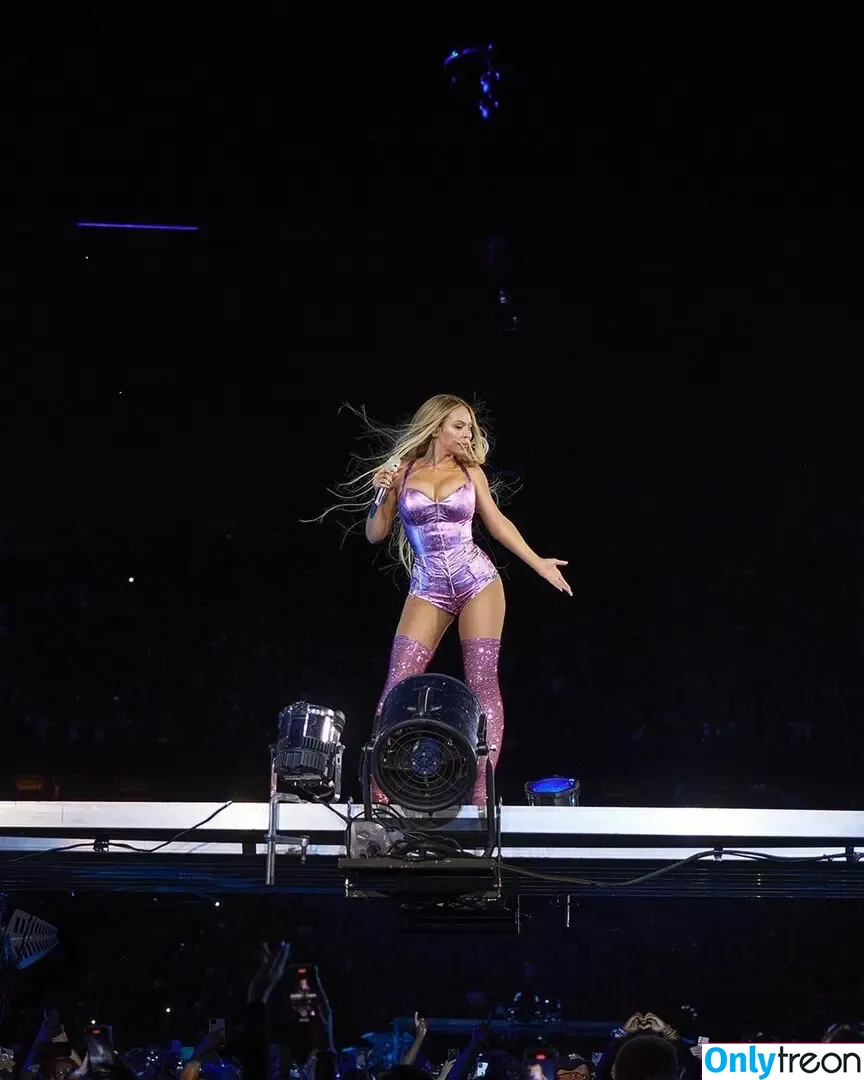 Beyonce nude photo #0498 (beyoncenavago)